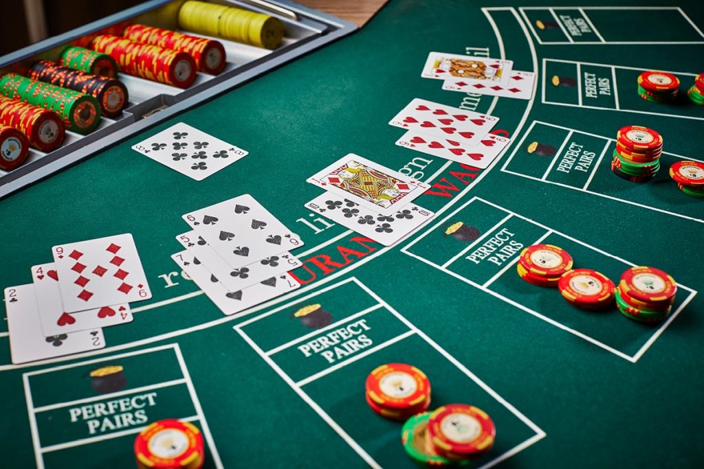 Fitur Lengkap di Agen Judi Blackjack Online Resmi 2024